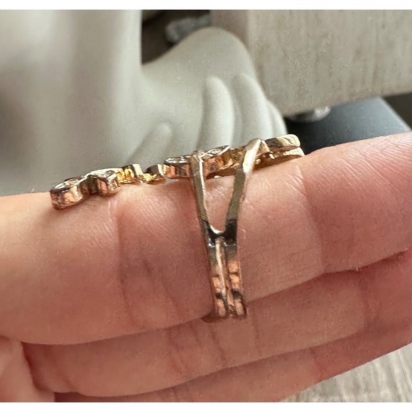 Brand New! Gold Rhinestone Wrap Around Ring - Picture 9 of 10